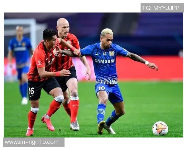 建议下载直播吧！韦尔斯对比赛延误一头雾水球迷们都去哪儿了