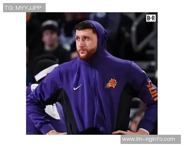 布克强调团队合作的重要性关键时刻每个人都需挺身而出 布克强调团队合作的重要性关键时刻每个人都需挺身而出